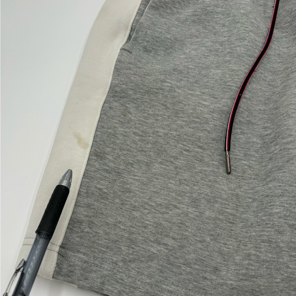 Tommy Hilfiger Sweat Shorts Gray Elastic Waist SZ Med - Picture 5 of 8